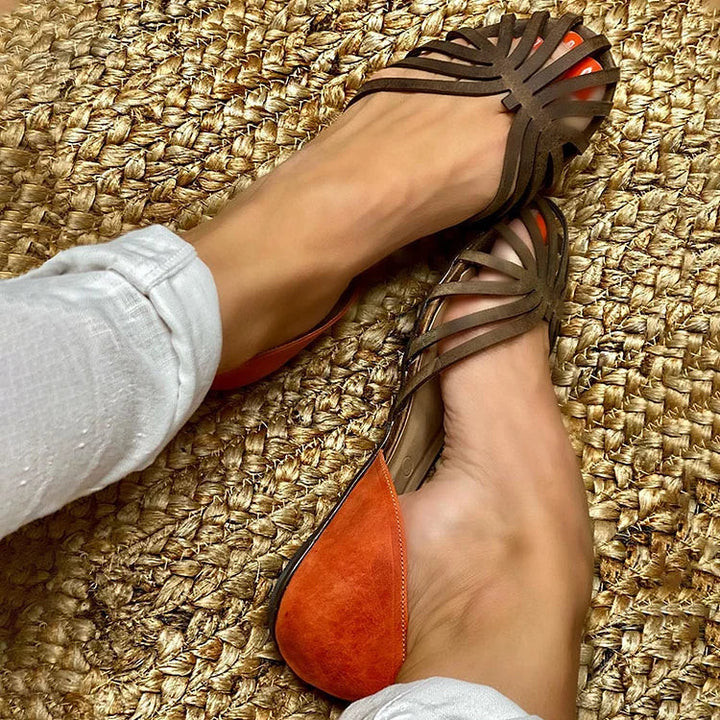CARVED SANDALS WITH BICOLORED DETAIL