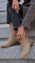ELEGANT ANKLE BOOT WITH ANIMAL PRINT DETAIL