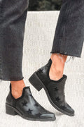 CONTEMPORARY ANKLE BOOT