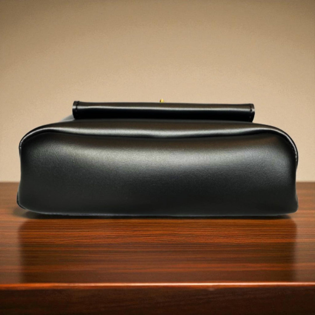 Max Vintage Bag – Grace's Retro-Chic Must-Haves