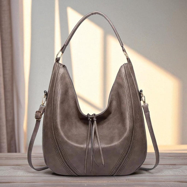 Minerva's Classic Versatility | Vintage Bag