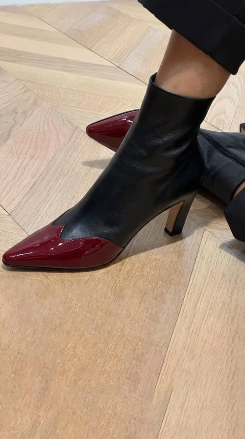 BICOLORED ANKLE BOOT WITH LACQUERED POINT