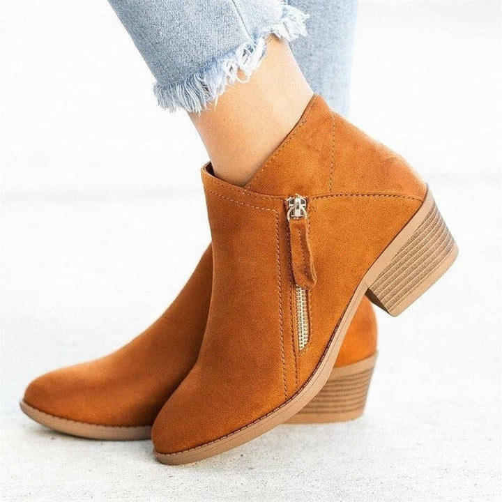 ANKLE BOOTS WITH SIDE ZIP AND MEDIUM HEEL