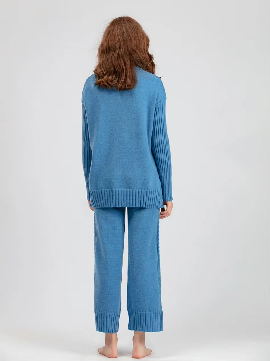 Scarlett™ - Stylish High-neck Pullover Sweater with Loose Pants Set