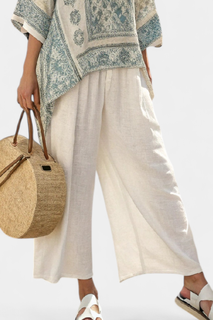 Quinley | Comfortable Printed Blouse and White Wide-Leg Pants